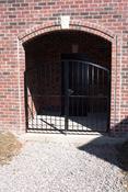 ALUMINUM GATE