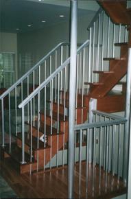round aluminum picket rail