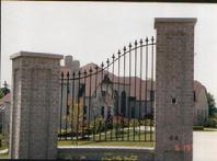 CUSTOM FENCE
