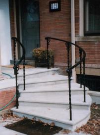 CURVED HANDRAIL WITH TWISTED POSTS