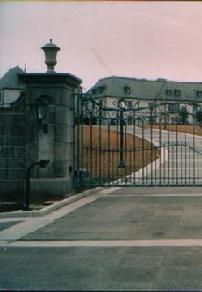 ornamental aluminum driveway gate