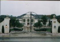 aluminum scroll estate gate driveway
